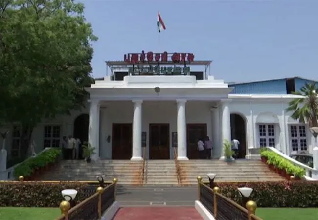 puducherry government two mlas resigns 